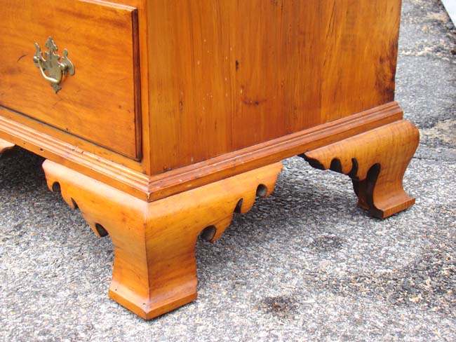 A Beautiful Antique Chippendale Maple Slant-lid Desk circa 1770-1790 — image 6